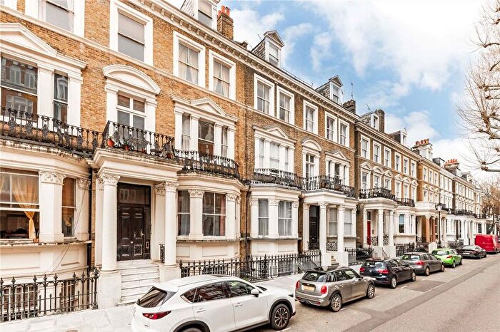 2 Bedroom Flat For Sale In Holland Park Gardens, Holland Park, W14
