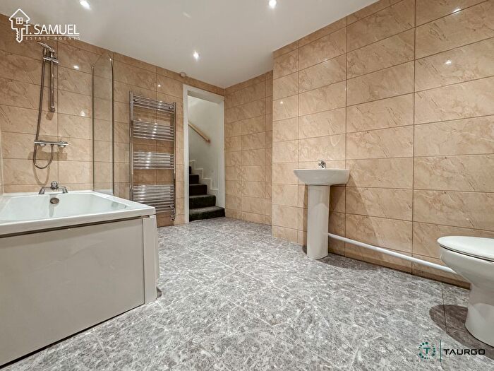 3 Bedroom End Of Terrace House For Sale In Church Crescent, Ebbw Vale, NP23