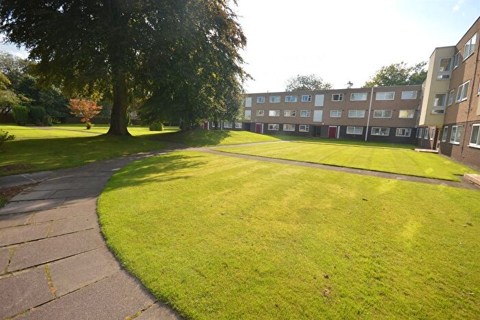 2 Bedroom Flat To Rent In Brooklands Road, Sale, M33