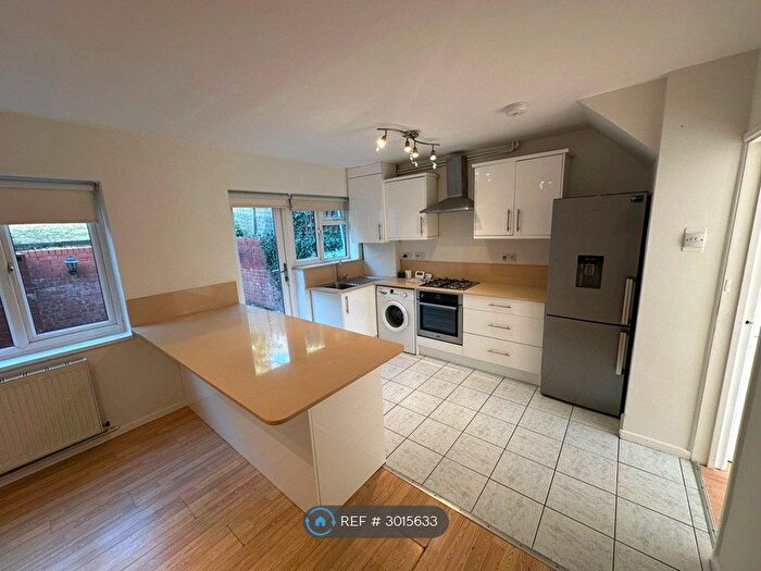 3 Bedroom Semi-Detached House To Rent In Worcester Crescent, London, NW7