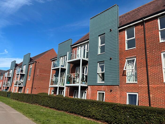2 Bedroom Apartment To Rent In Dakota Way, Eastleigh, Hampshire, SO50