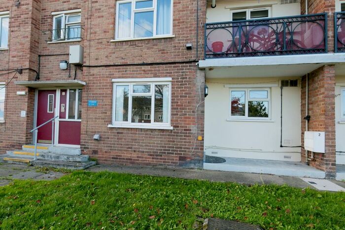 2 Bedroom Flat For Sale In Ty Rhosydd, Rhosllanerchrugog, Wrecsam, Ty Rhosydd, LL14