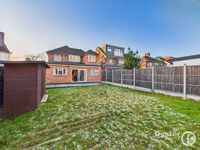6 Bedroom Detached House For Sale In Cheyneys Avenue, Edgware, HA8
