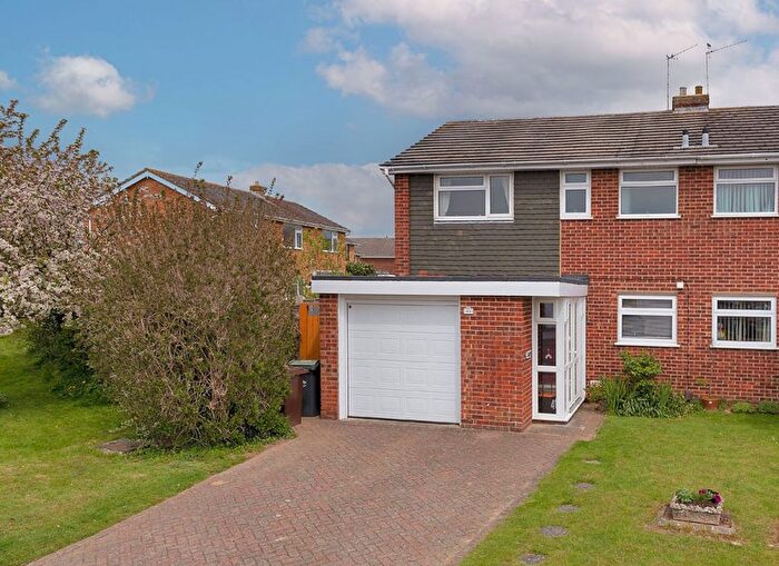 3 Bedroom Semi Detached House For Sale In Cranford Road, Tonbridge, TN10