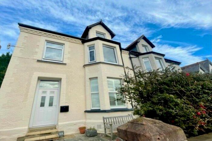 3 Bedroom Maisonette To Rent In Station Road, Conwy, LL31