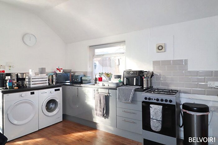 3 Bedroom Flat To Rent In Whitchurch Road, Heath, Cardiff, CF14