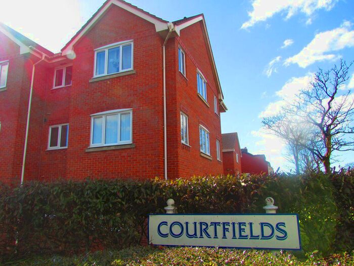 2 Bedroom Flat To Rent In Courtfields, Blackpool, Lancashire, FY1
