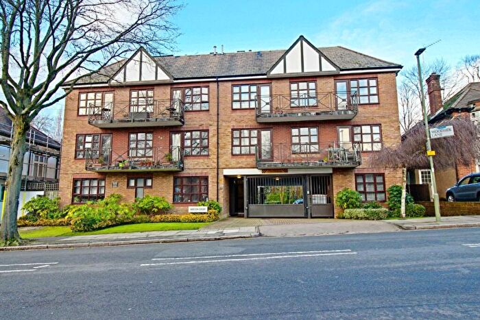2 Bedroom Flat To Rent In Woodside Lane, North Finchley, N12