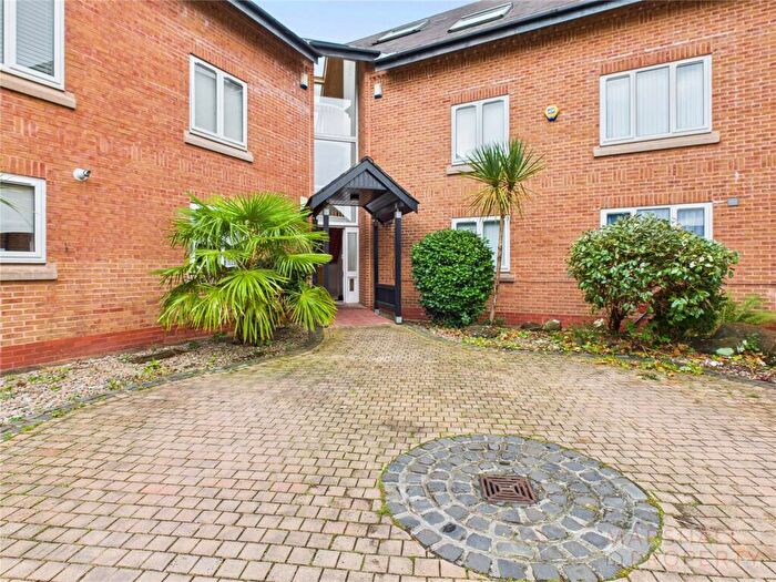 Apartment To Rent In The Courtyard, Liverpool, L18
