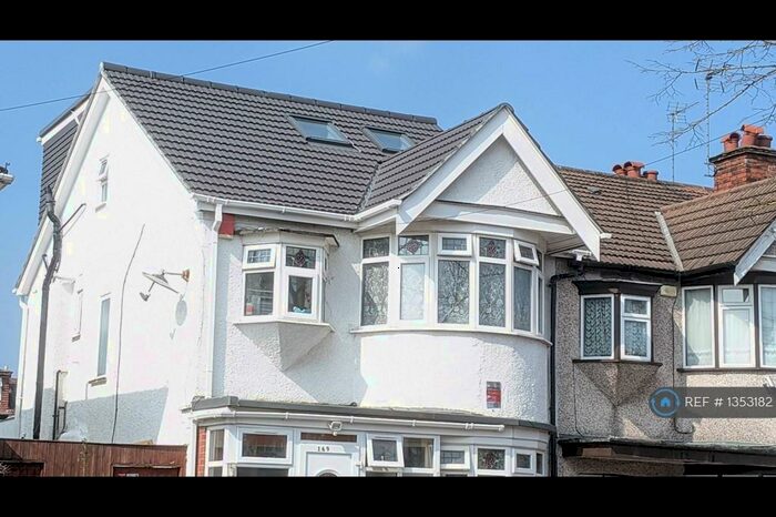 5 Bedroom End Of Terrace House To Rent In Exeter Road, Harrow, HA2