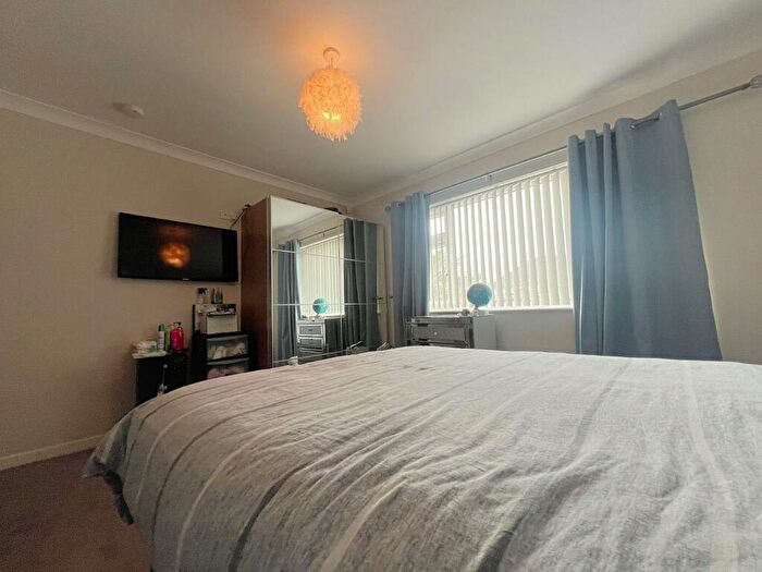 2 Bedroom Bungalow For Sale In Willow Gardens, Wrose, Bradford, BD2