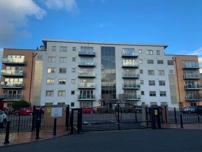 2 Bedroom Flat To Rent In Ty Windsor, Marconi Avenue, Penarth, CF64