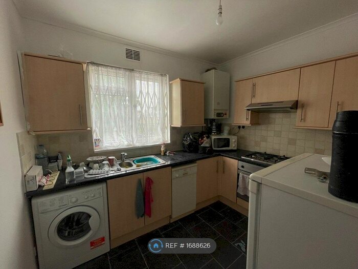 1 Bedroom Flat To Rent In Streatham High Road, London, SW16