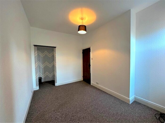 1 Bedroom Flat To Rent In High Street, Studley, B80