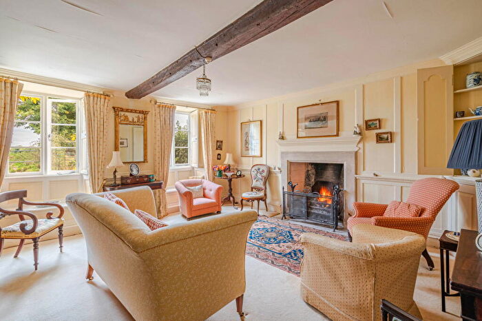 5 Bedroom Detached House For Sale In South Pavenhill Farm, Purton, SN5