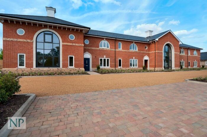 3 Bedroom Mews For Sale In No. Wakes Hall Park - The Coach House, CO6