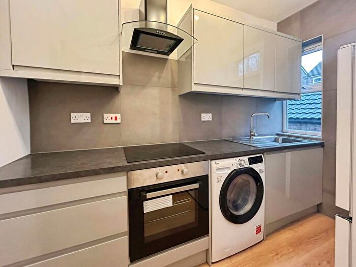 1 Bedroom Flat To Rent In Collingwood Road, Manchester, Greater Manchester, M19