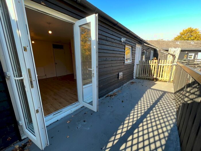 1 Bedroom Flat To Rent In Campion, Great Linford, Milton Keynes, MK14