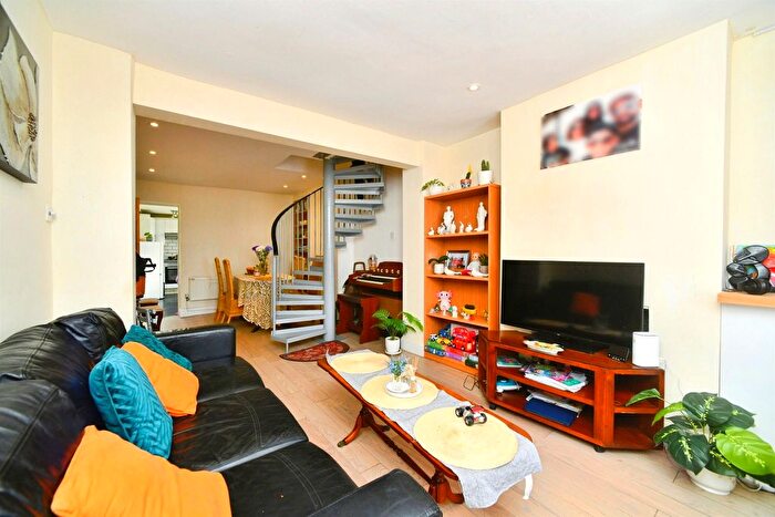 2 Bedroom Terraced House For Sale In Freehold Terrace, Brighton, BN2