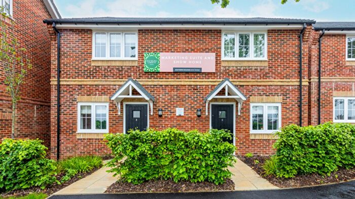 2 Bedroom End Of Terrace House For Sale In Eldridge Way, Hastings, TN37