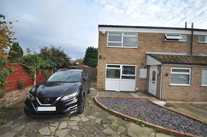 4 Bedroom Semi Detached House For Sale In Westfield Road, Walton-on-Thames, Surrey, KT12