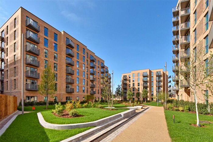 2 Bedroom Apartment To Rent In Darjeeling House, Memorial Avenue, Slough, SL1