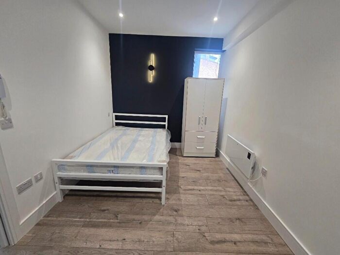 Studio To Rent In Westmoreland Road, London, SE17