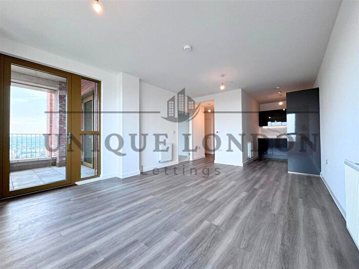 1 Bedroom Flat To Rent In Ilderton Road, Vista Heights, Bermondsey, SE15