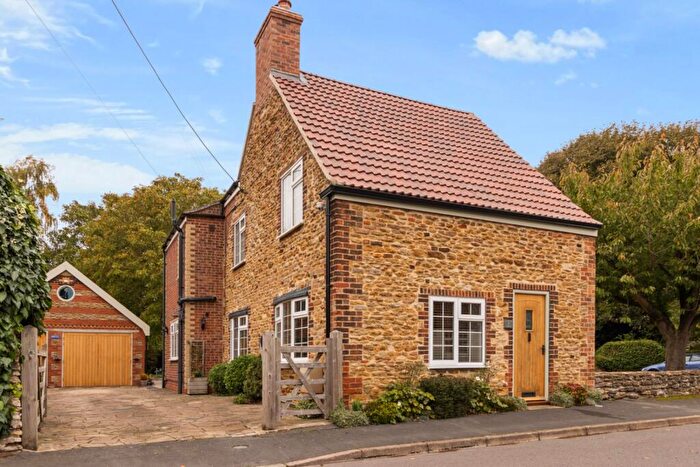 3 Bedroom Detached House For Sale In Burton Road, Flixborough, North Lincolnshire, DN15