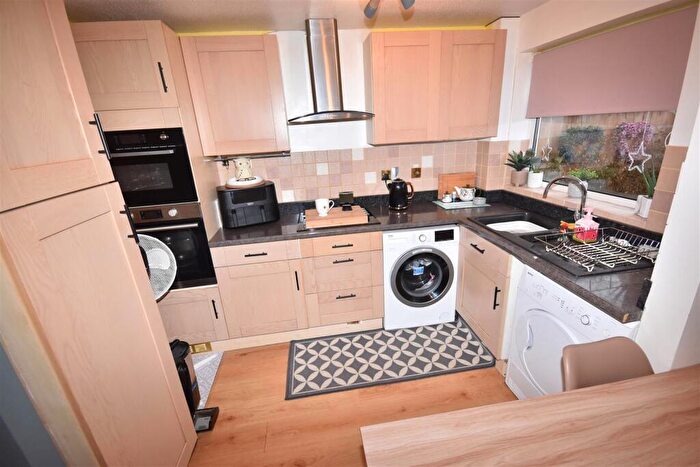 3 Bedroom Terraced House For Sale In Clare Close, Lincoln, LN5