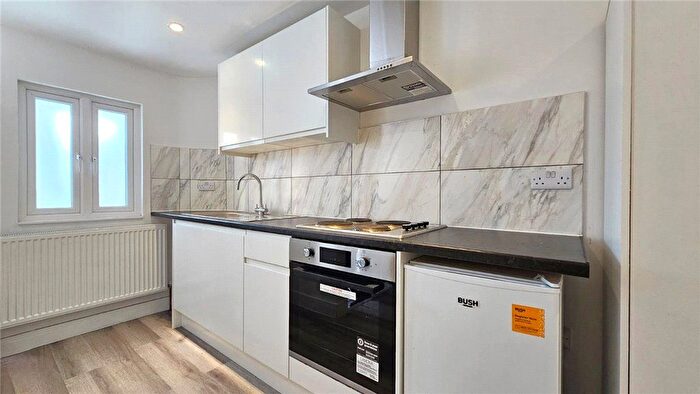 Studio To Rent In High Street, Staines-Upon-Thames, Surrey, TW18