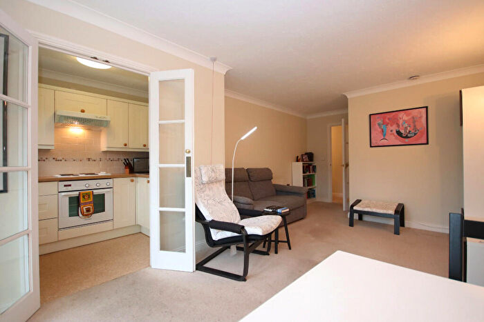 2 Bedroom Flat For Sale In Danestream Court, Milford On Sea, SO41