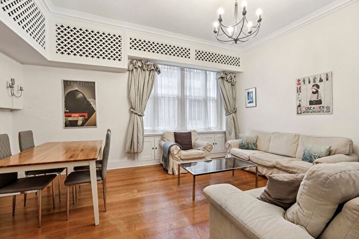 2 Bedroom Flat For Sale In Queen's Gate, South Kensington, SW7