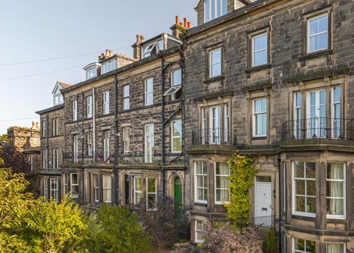 2 Bedroom Flat For Sale In Crossbeck Road, Ilkley, LS29