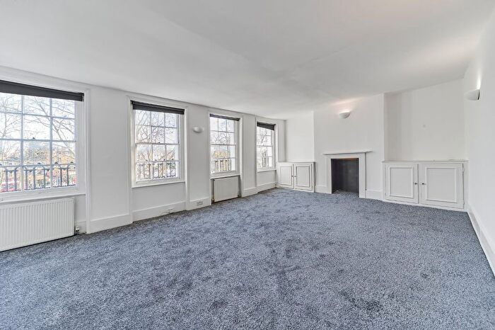 2 Bedroom Flat To Rent In The Pavement, Clapham, London, SW4