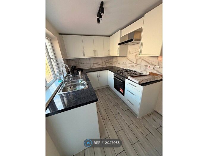 2 Bedroom Terraced House To Rent In London Road, Grays, RM20