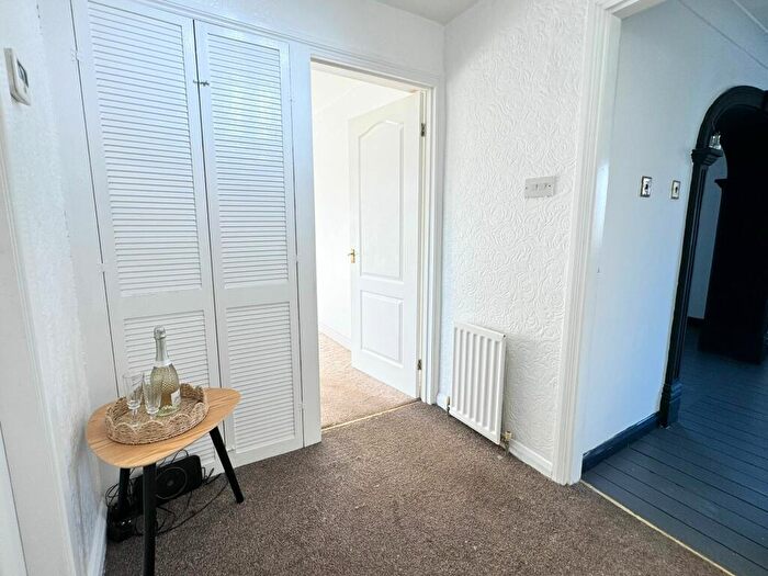1 Bedroom Apartment For Sale In Westfield Avenue, Thurlstone, S36