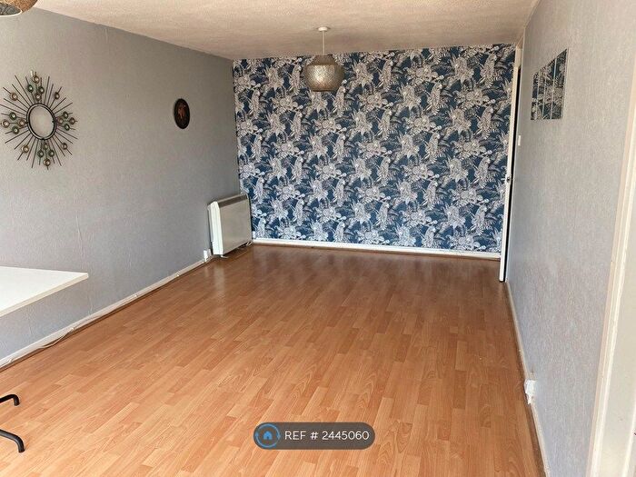 2 Bedroom Flat To Rent In Milton Mount, Crawley, RH10