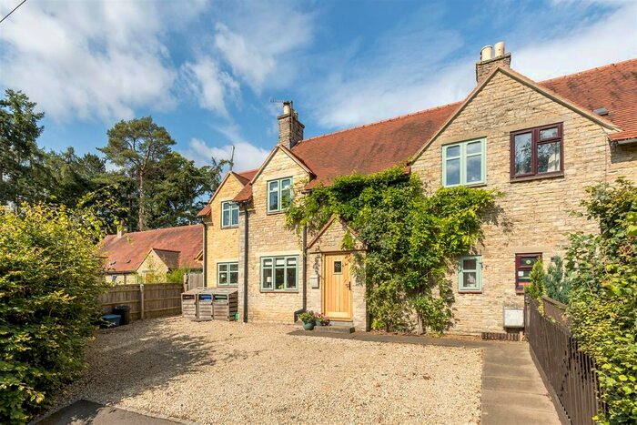 3 Bedroom Semi-Detached House For Sale In Heyford Road, Steeple Aston, Bicester, OX25