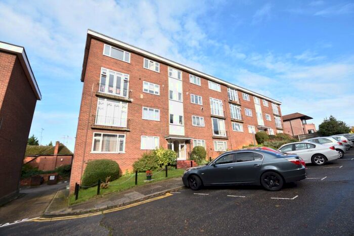 2 Bedroom Apartment To Rent In The Larches, Luton, Bedfordshire, LU2