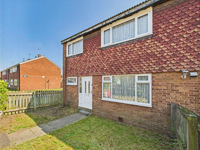 3 Bedroom Semi-Detached House To Rent In Hawthorne Avenue, Knottingley, WF11