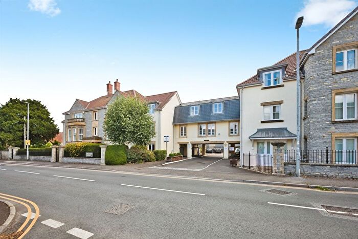 1 Bedroom Flat For Sale In Somerton Road, Street, BA16