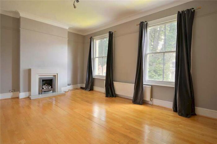 2 Bedroom Flat To Rent In Melbourne Grove, East Dulwich, London, SE22