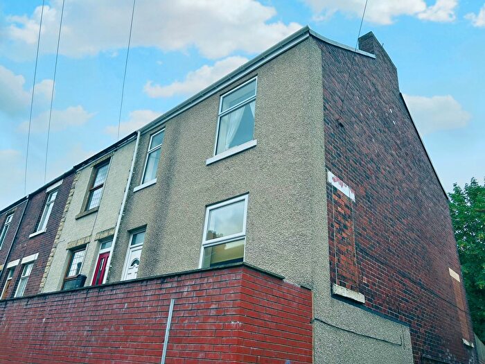 4 Bedroom End Of Terrace House To Rent In Foljambe Road, Brimington, Chesterfield, S43