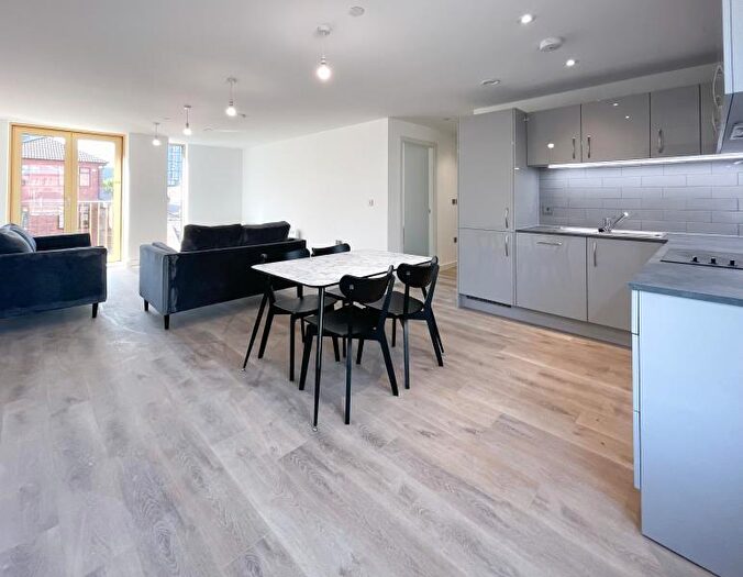 2 Bedroom Apartment To Rent In Apt :: The Quarters, M1