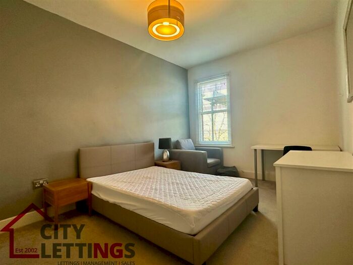 2 Bedroom Apartment To Rent In Waterloo Road, NG7