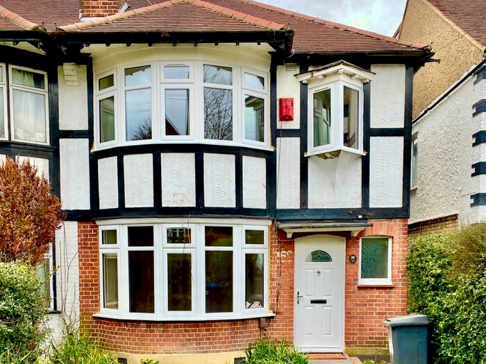 4 Bedroom Semi-Detached House To Rent In Nether Street, West Finchley, London, N3