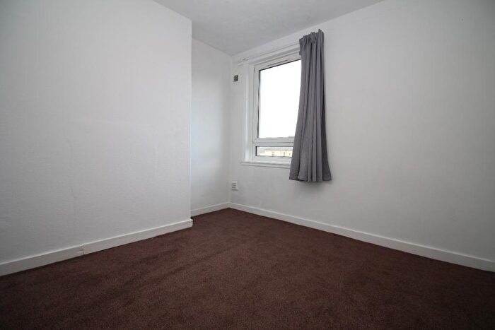 2 Bedroom Flat To Rent In Argyll Avenue, Falkirk, FK2