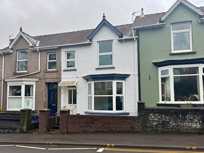 4 Bedroom Property To Rent In Rhosmaen Street, Llandeilo, SA19