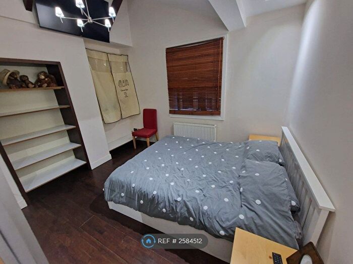 1 Bedroom Flat To Rent In Essex Road, London, N1